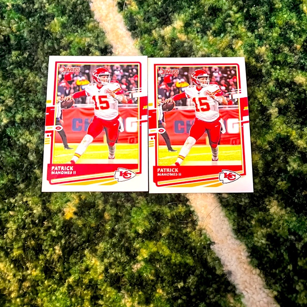 Patrick Mahomes football card
